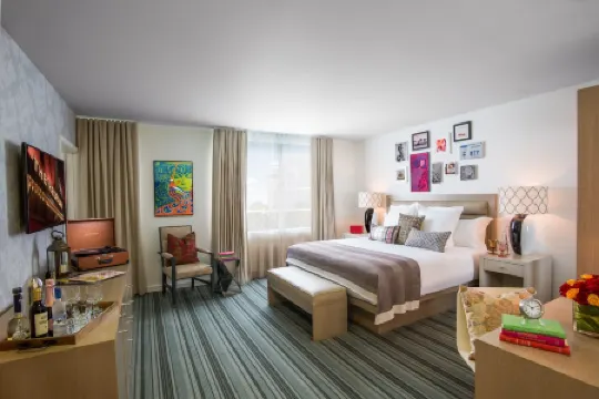 Uma House by Yurbban South Beach Отели рядом с достопримечательностью «Холокааст Мемориал Майами-Бич»