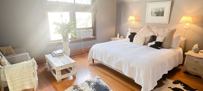 Off Broadway B & B Hotels in Denver