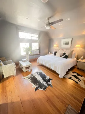 Off Broadway B & B - B&B