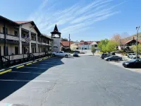 Alpine Valley Inn - parking