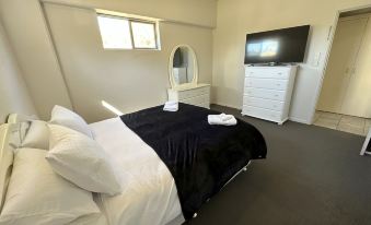 Central Ground Floor Apartment - Housity