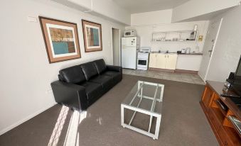 Central Ground Floor Apartment - Housity
