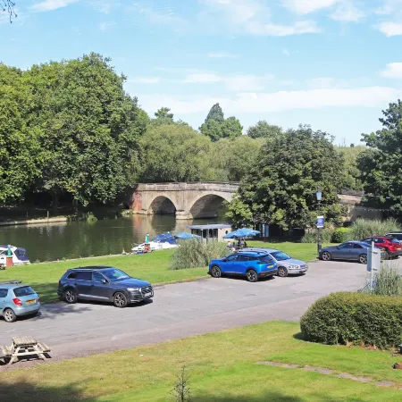 Shillingford Bridge Hotel