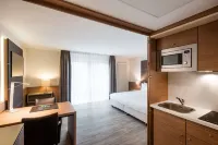 Lindner Hotel Dusseldorf Airport - balcony