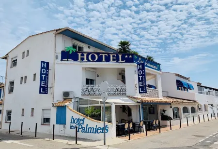 Hotel les Palmiers En Camargue