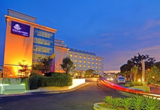 그랜드 인나 파당 오션뷰