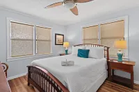 Super Easy Beach Access!! Private Pool! Dog Friendly with Fenced Yard!