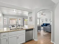 Fresno Home - Pool - 4:2 - Near Fig Garden Loop!