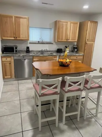 Welcome Midtown Convenience Отели рядом с достопримечательностью «Mountain View Event Center»