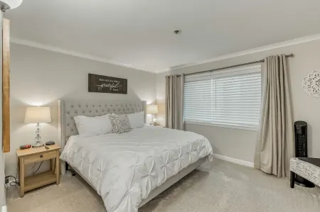 Oceanfront 3rd floor Balcony 2 blocks to Turnaround-Work Remotely