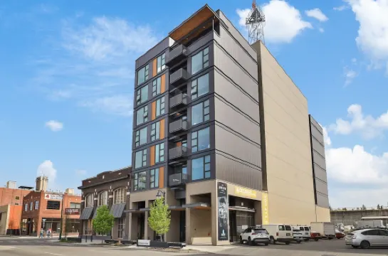 Spacious Urban Luxury Living with Free Parking