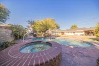 Right At Home-Midland Clermont House w/ Pool and Billiards