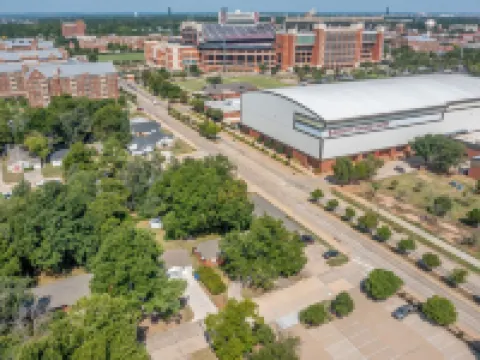 Spacious 4Br/2BA Home - Closest Stay to OU Stadium & Campus