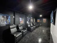 Cozy 3Br, Theater Room & FirepitNo Cleaning Fee! - 3つ星