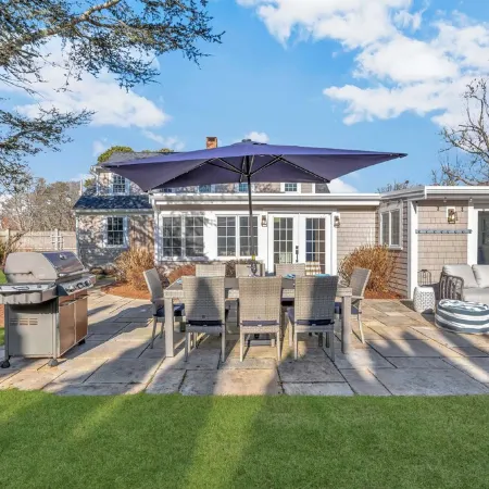 The Cape Codder: Large Yard, Steps to Town & Beach
