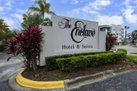 Spacious Accommodations with Gated Community and Patio - Stunning Oasis Hotels in Orange County