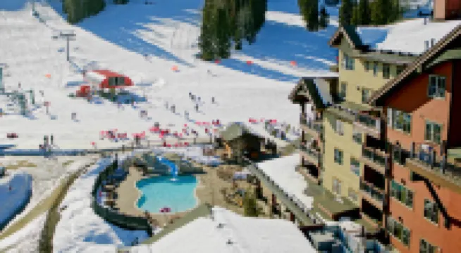 Rooftop Hot Tub and Heated Outdoor Pool - Inviting Mountain Retreat