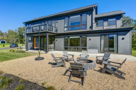 Mountain Retreat - Hot Tub, EV Charger, Play Equipment