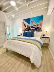 Retreat WithInn-Relaxation Centrally Located to Beaches and Walkable Restaurants