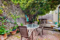 Highest House in Highland Park | Private Hot Tub, Office & Chefs Kitchen Hotels near Grand Canyon