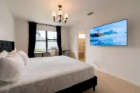 Spacious Open Floor Plan and Screened Patio Retreat - Charming Oasis 羅克雷治住宿飯店