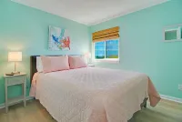 Heated Pool and Stunning Bay Views - Gorgeous Tropical Retreat