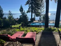 Lakeside Escape with Scenic Views and Stylish Amenities - Charming Retreat