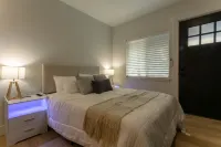 Charming Studio with Kitchenette and HD TV - Cozy Retreat