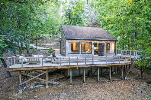 Cozy Retreat - Hot tub, Firepit, Grill, WiFi Hotels in Hixson