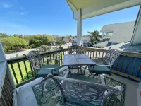 Charming Studio Penthouse with Deck and Pool Access - Cozy Retreat