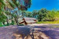 Casa Pinostella: Private Woodland Home - Located in Heart of Wine Country