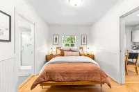 The Cottage On Wilsonville Road Hotels in Wilsonville