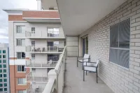 Amazing Views and Expansive Balconies - Stunning Urban Oasis Hotels in Shirlington