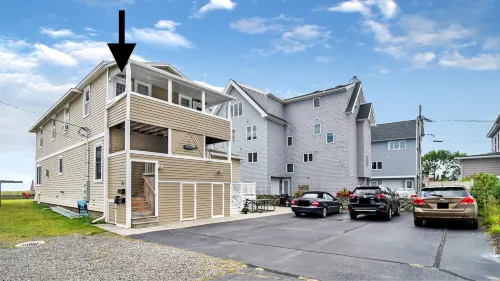 Panoramic Views and Cozy Atmosphere - Charming Coastal Haven