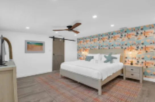 Stylish Surf Retreat with Pool - Charming Beach Lifestyle Escape