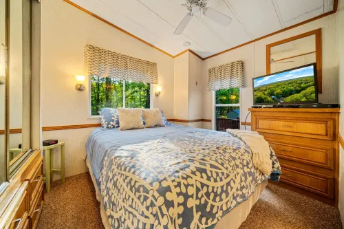 Beachside Relaxation and Arcade Adventures - Tranquil Haven Hotels in Casco