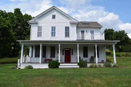 Stunning Luxury & Breathtaking Scenic Paradise. Ask about Full Summer Rental! Отели в г. Копейк