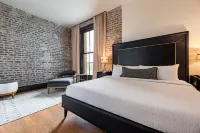 3BR Ultimate Group Retreat 2 Blocks to Bourbon St | The Mayfair - Homestays