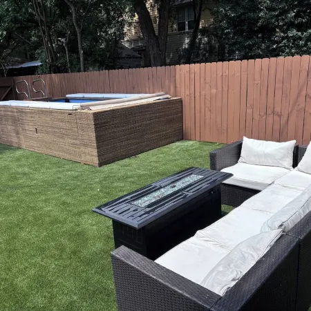 Business Friendly Central Austin 3/2 Townhome w/ Pool!