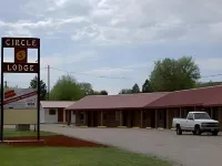 Circle S Lodge