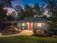 Lakefront Bungalow/Deep Water/Boat Dock/Clemson Shores of Asbury RV Resort 주변 호텔