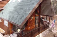Pine Ridge Lodge | Your Private Mountain Oasis Hotels in Navajo County