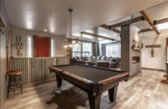 Cozy Winter Retreat - WiFi, Fireplace, Mountain Views Hotels in Parks