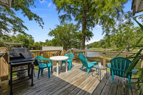 Turtle Time Groove Hotels in James City