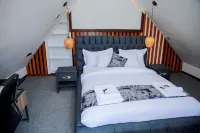 Fortunas Cabins Hotels in Nkubu