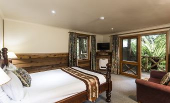 Cradle Forest Inn