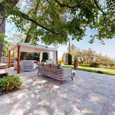 La Petite Auberge Hotel Exterior