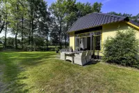 บ้านพักพิเศษพร้อมสวนขนาดใหญ่ใกล้ Zwolle - โฮมสเตย์