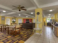 Econo Lodge Byron Near Historic District - Warner Robins Hotels in Byron