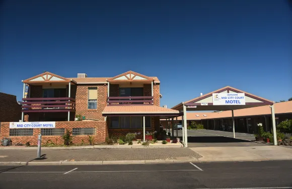 霍舍姆城市中庭汽車旅館